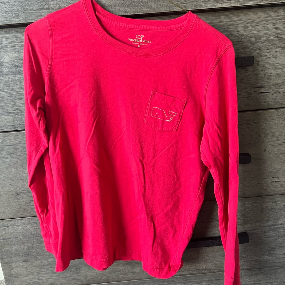 Vineyard vines red long sleeve gold details